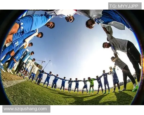 藏族美女与足球明星的浪漫爱情故事在绿茵场上绽放光彩